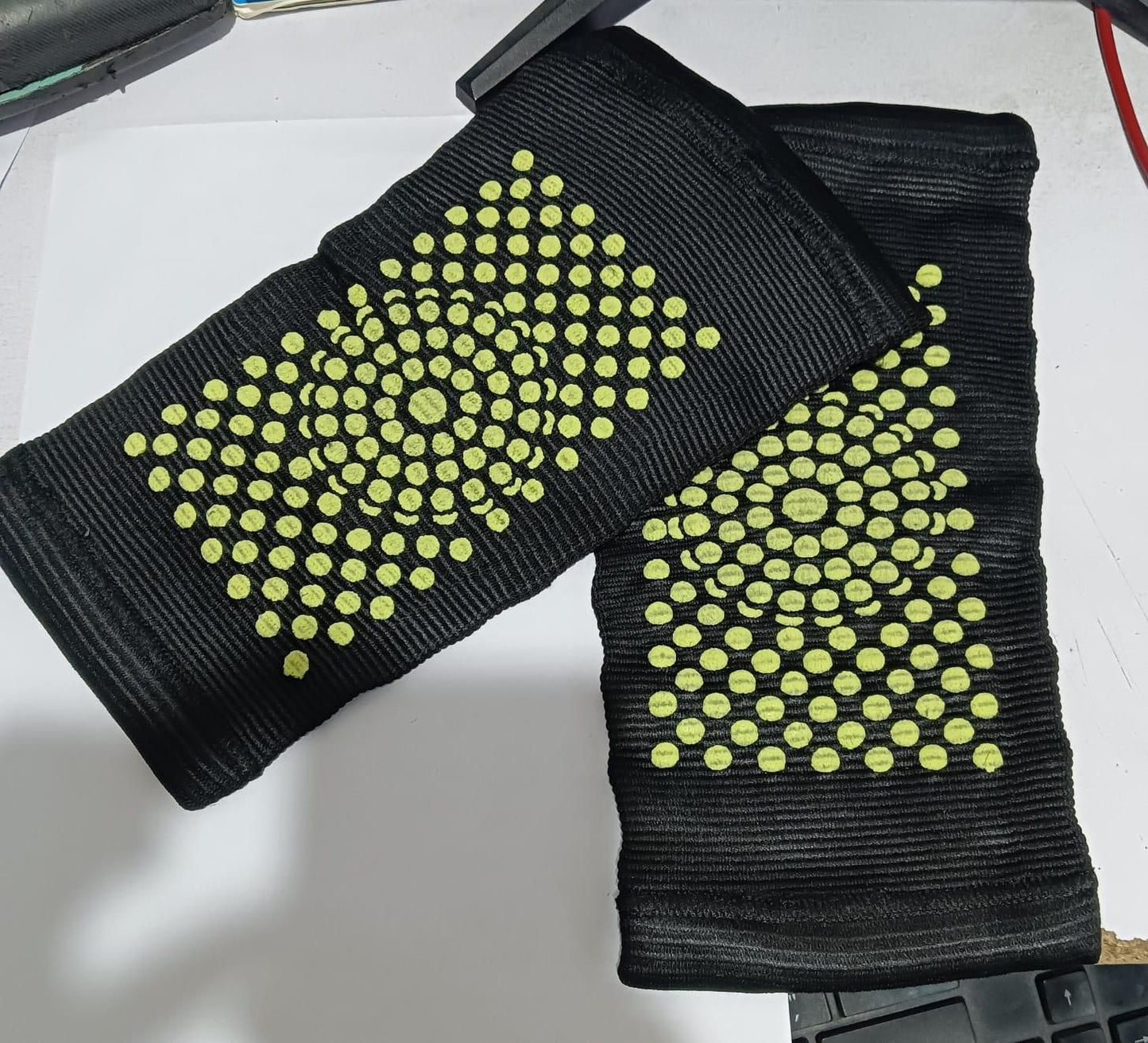 Self-Heating Knee Sleeves — Warmth & Support for Joints